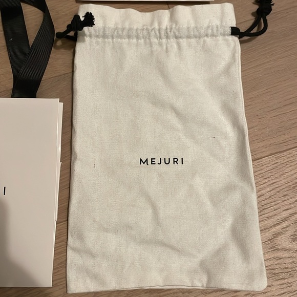 Mejuri 3 gift bags + dust bag - Picture 2 of 3